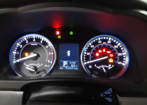 2015 Toyota Highlander Le Plus V6 из США, поврежденный, VIN 5TDBKRFH6FS176240